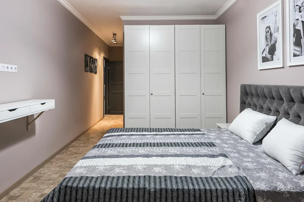 stylish-modern-storage-bed-in-a-chic-bedroom